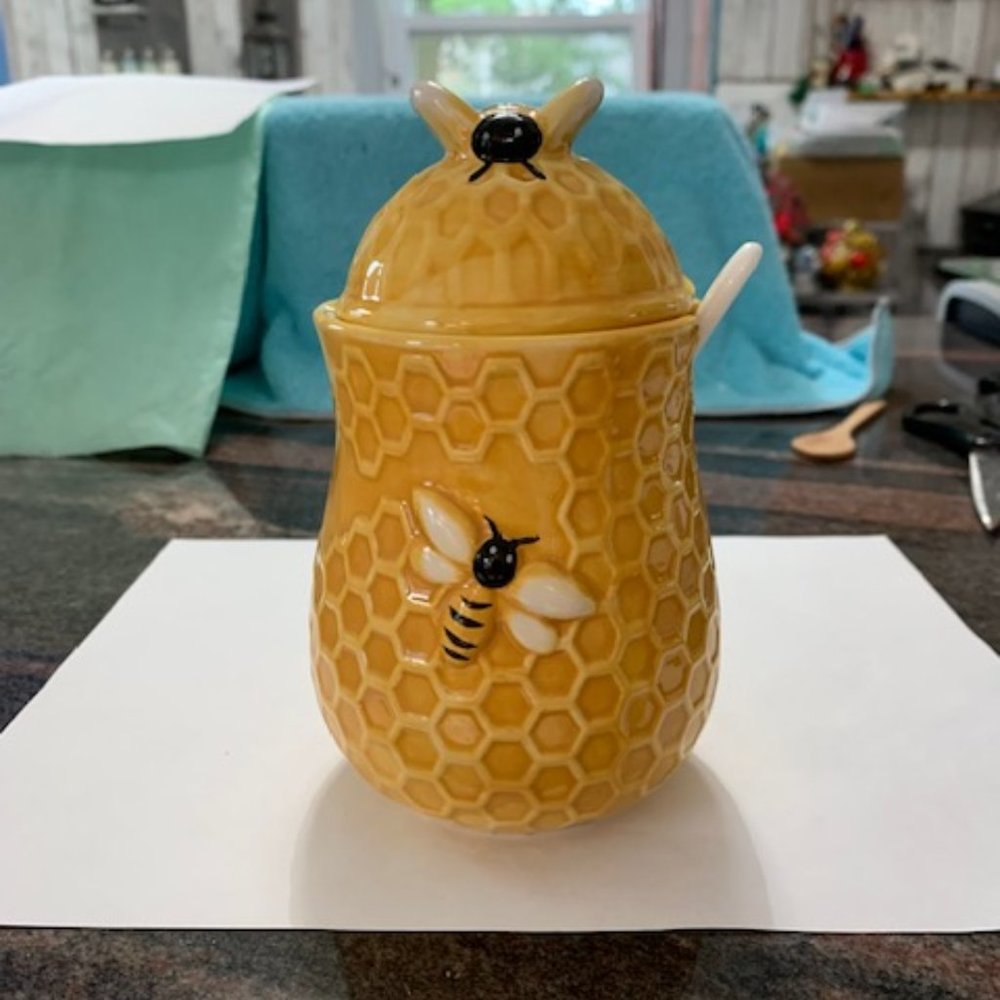 Maxcera Spring Collection Queen Bee Tall Honey Pot with Spoon